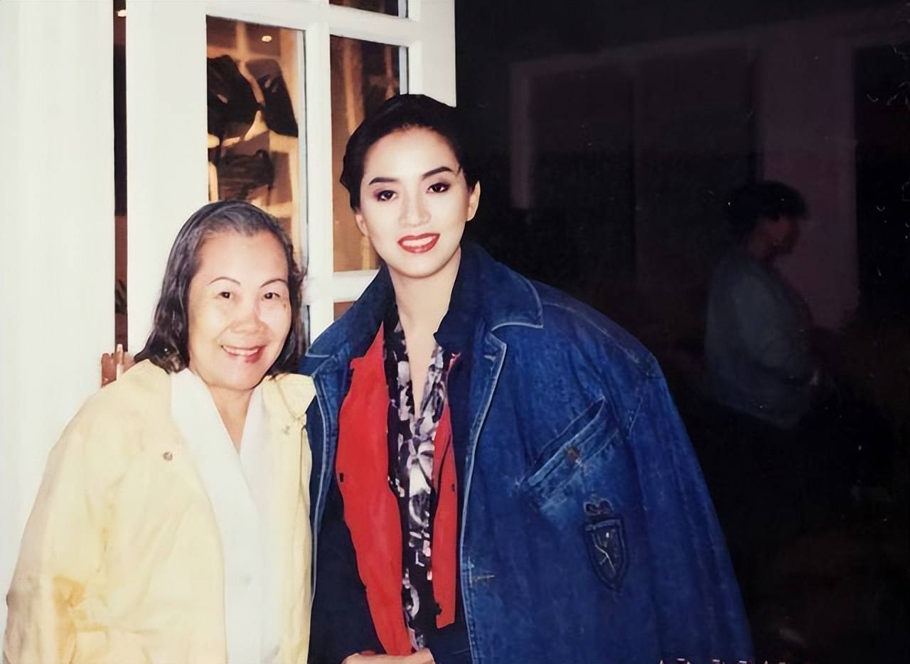 因此只要身体允许的情况下,许碧姬都会一直演下去,小编和观众一样