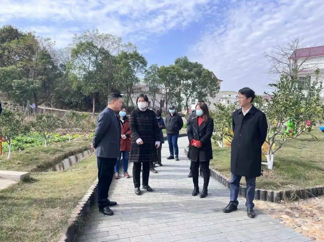 县人民政府副县长万飞,县农业农村局局长刘辉及鼎湖镇,长埠镇主要负责