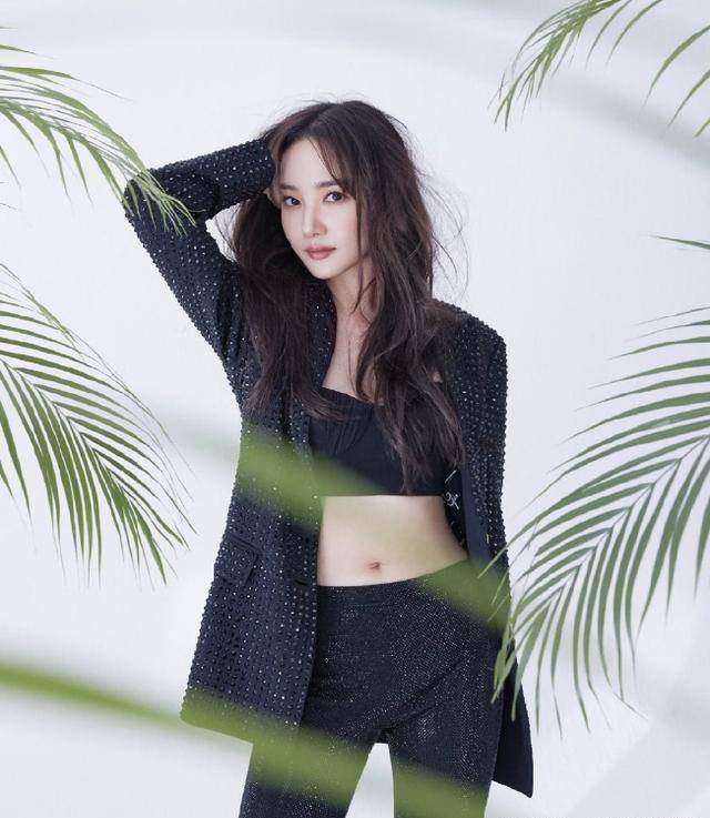 国外"男神收割机"朴敏英,34岁依旧体态曼妙,凭实力锻造身材_健身_左腿