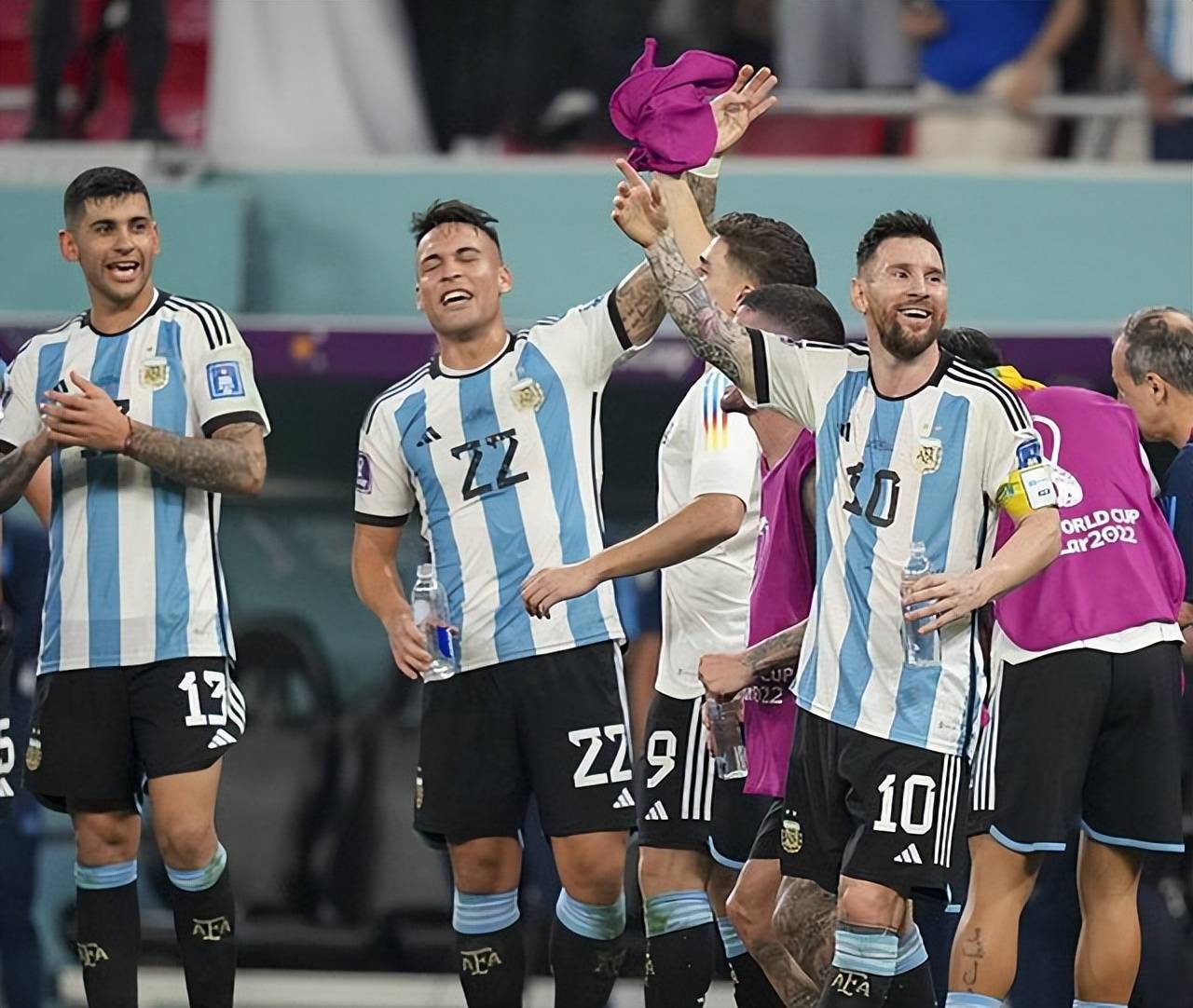 阿根廷在常规时间补时最后一分钟失于主教练斯卡洛尼对老将的过度信任