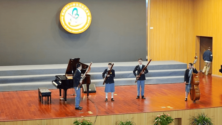 74管乐团团员程博文,江许涵,赵浛孜,叶子睿 四重奏《茶花女序曲》二