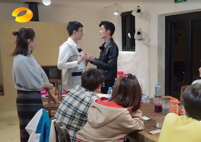 吴磊给张翰打6.8分,有谁注意翰哥说了什么?这叫格局!