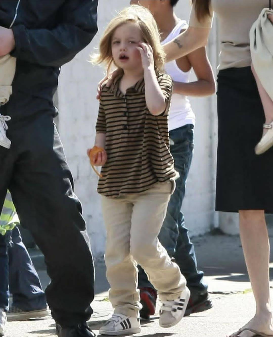 还记得安吉丽娜·朱莉的女儿吗?现在长这样?_希洛_媒体_穿着