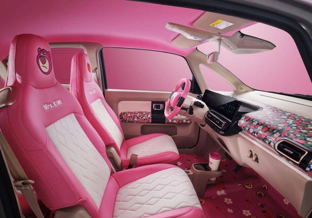 爸爸开粉色小车接女儿引围观!网友:又是五菱的功劳_搜狐汽车_搜狐网