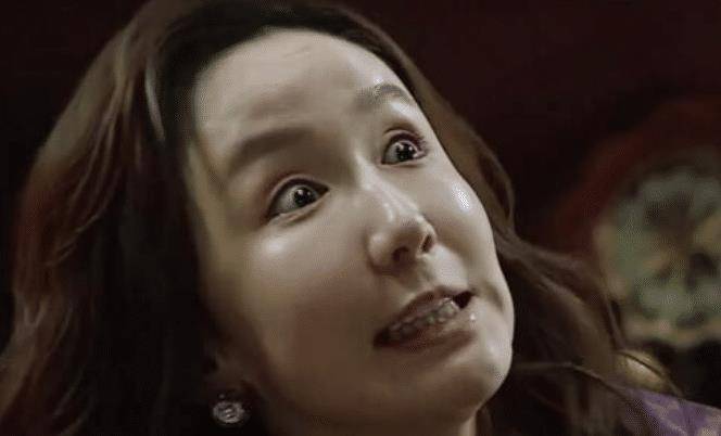 娄艺潇面部做表情时看起来很僵硬,这是整容后遗症吗?