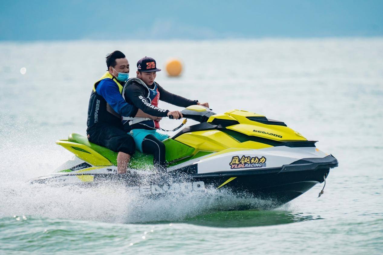 2022年摩托艇项目全民健身推广活动在万宁神州半岛举行