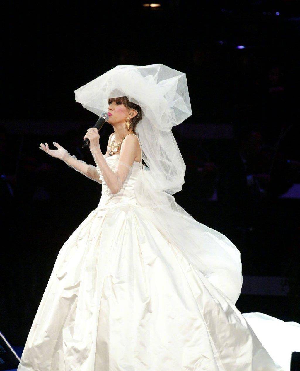 陈慧娴当年败给梅艳芳,含泪退出歌坛,真相并没有想象的那么不堪