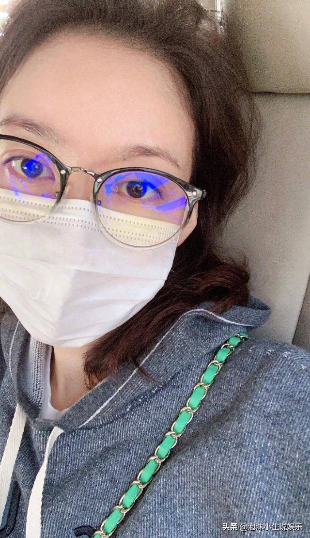 "女神"高露清晨素颜自拍,黑眼圈明显,面容憔悴的样子让粉丝心疼_眼睛