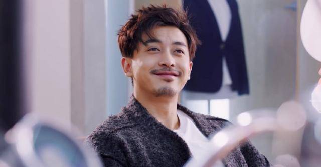 李佳航这部新剧,和父母一起看事半功倍_剧中_戴猛_保健品