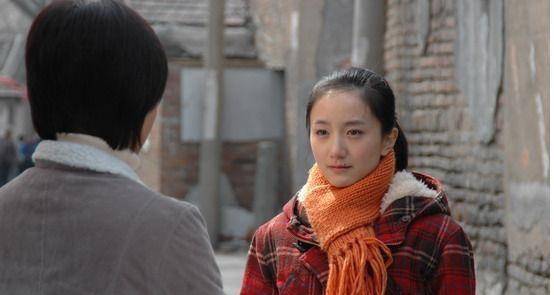 与刘烨,李光洁,沙溢主演的《我们的生活年代,饰演贤惠成熟的江小荷