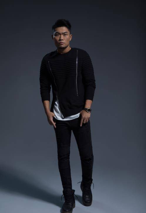 他曾击败林俊杰拿下金曲歌王,消失7年后变成肌肉男,还结了婚_李玖哲