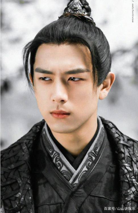 李现古装照刘海造型奇特,引网友调侃:这刘海也太可怕了_缺点_五官