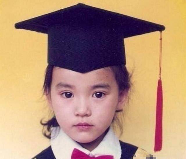 简直异于常人的美,相比下刘雯简直土得掉渣_小时候_明星_眼睛