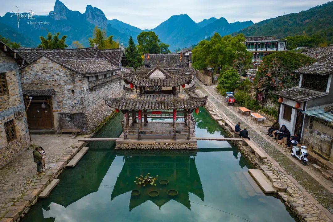 芙蓉村里芙蓉池,芙蓉池里芙蓉亭,它是最老的温州古亭之一