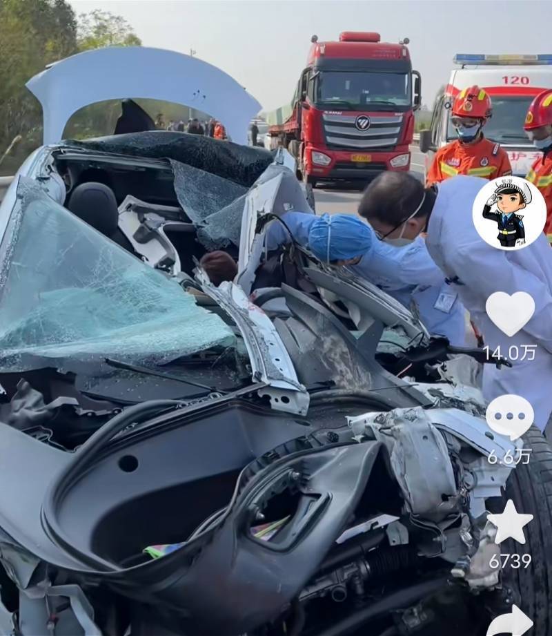 广西一特斯拉高速公路上追尾货车,司机当场死亡!