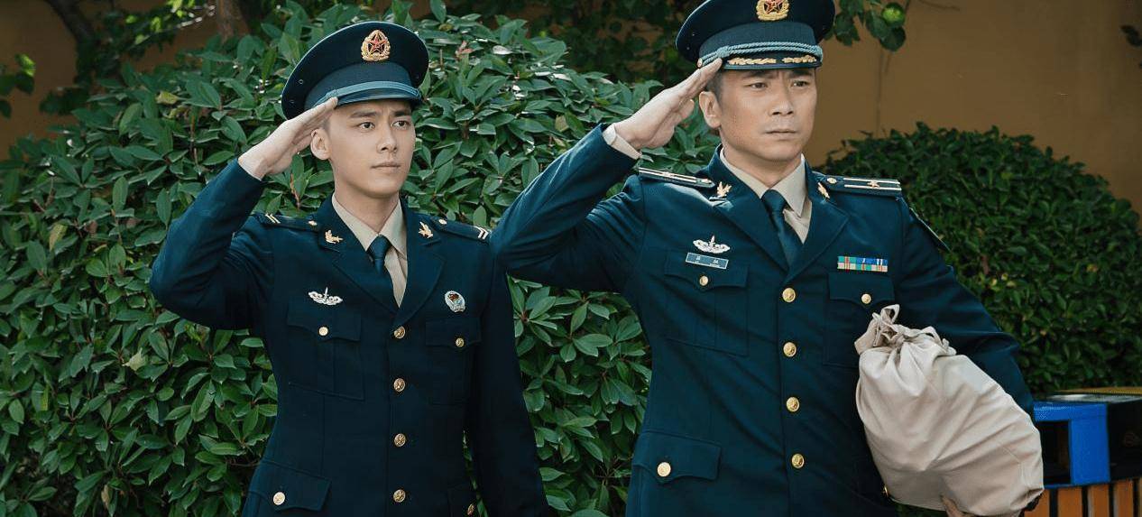 王大奇《号手就位》热播 硬汉吕征铁血柔情_新兵_连长_表情