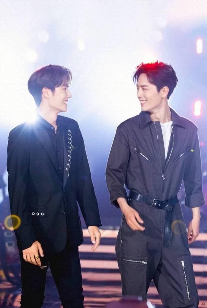 王一博喜欢咬手指,肖战喜欢嘟嘟嘴,忘羡组"小怪癖"萌到你了吗_比赛