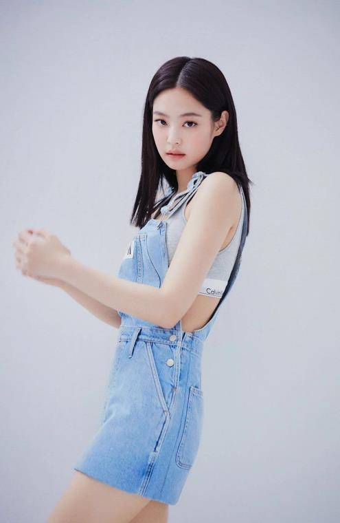 青你2导师lisa穿运动衣服跳舞,完美身材尽显,怎样才能穿好?