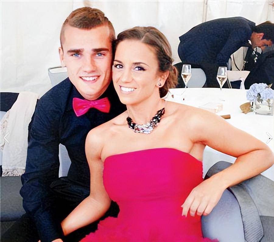 法国球星格列兹曼:发500条短信跟踪老婆,为怀孕老婆抛下豪门_比赛