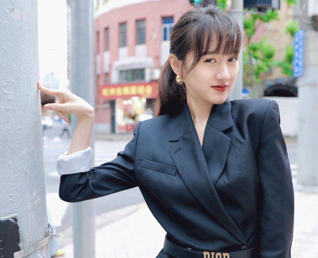 她出道八年,演琉璃破18亿,有1294万粉丝,是你说糊就糊的_袁冰妍_评论