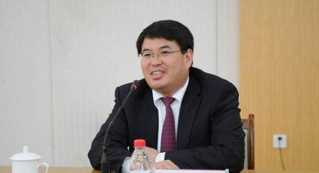 他37岁任山东大学校长,41岁提副部级,47岁降职任正厅级单位领导_展涛