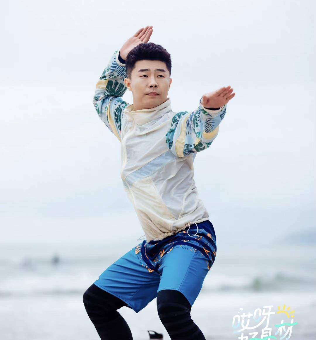 《哎呀好身材》上新:周九良挑战俯卧撑跳绳,生日会大秀男团舞!