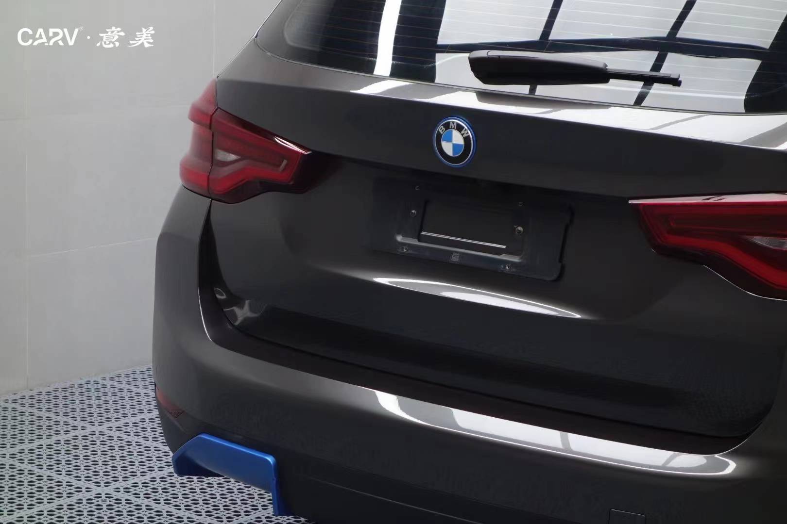 宝马ix3卡孚改色膜白金液态金属枪灰,定格个性姿态_搜狐汽车_搜狐网