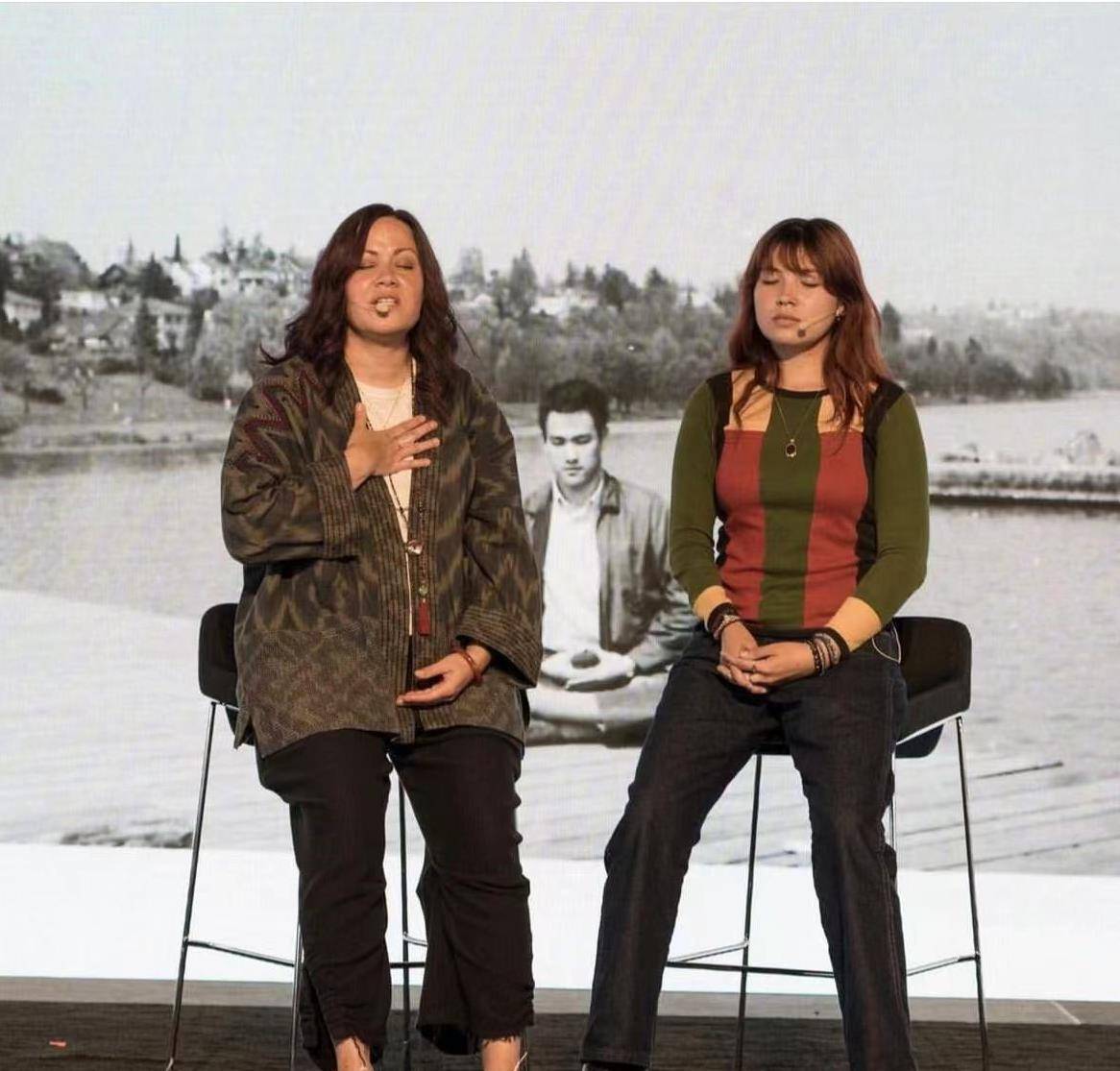 美艳高挑眉眼神似祖父,全家定居国外生活_wren_李香凝_女儿