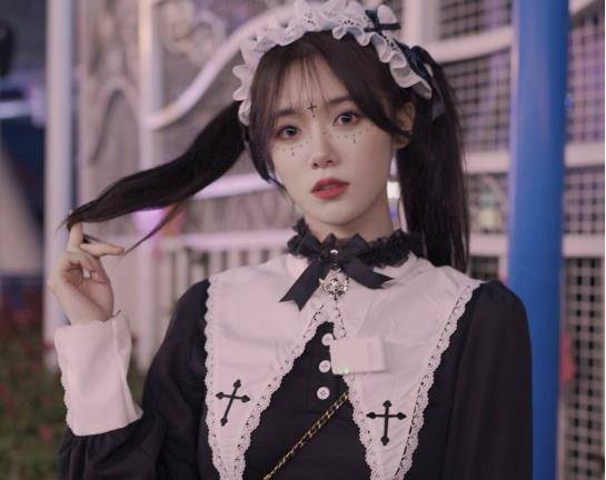 小钰开始走纯欲风了!