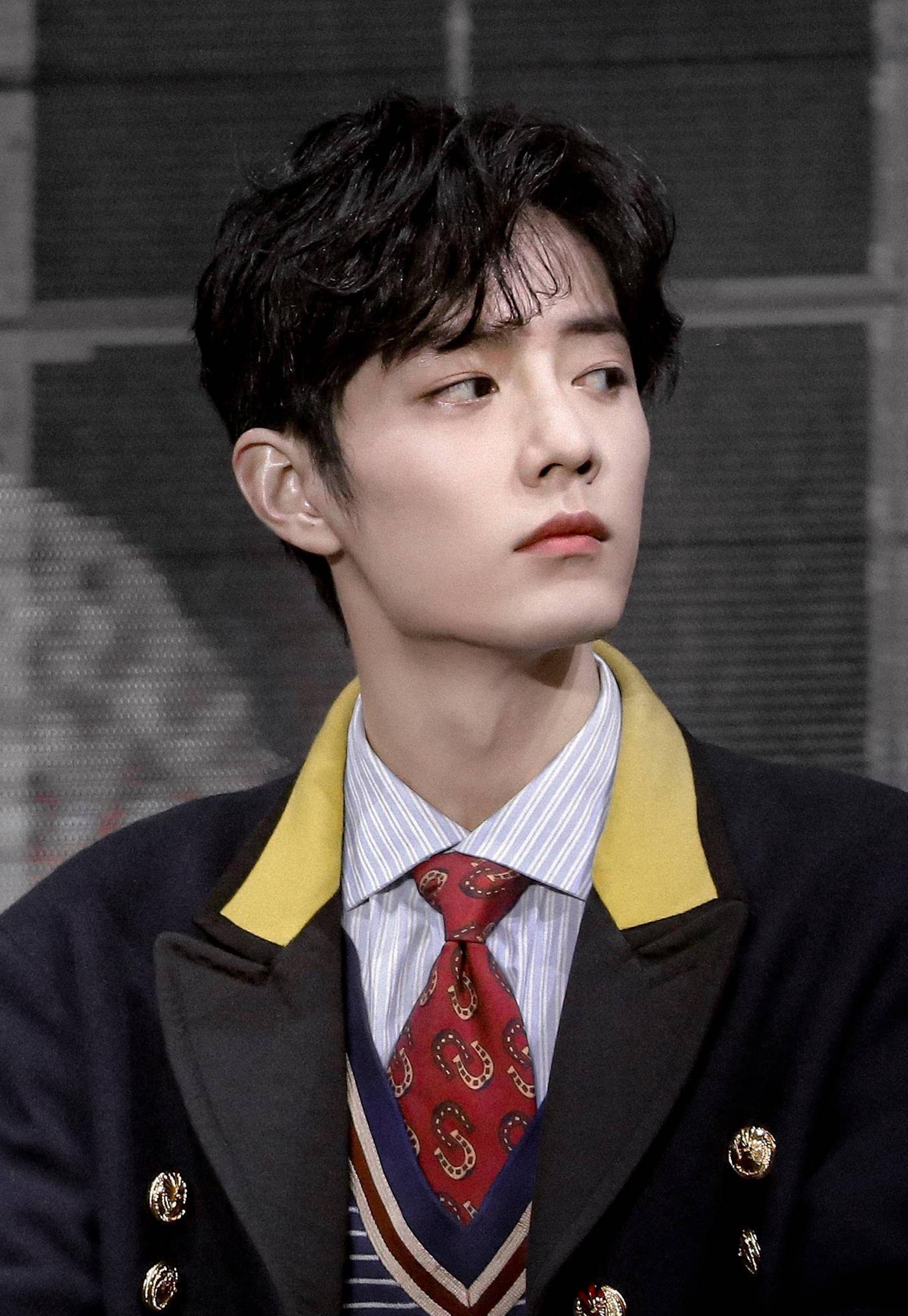 肖战曝"黑"热搜,个人单曲却登上日榜首位,粉丝:你继续黑,糊了算我输