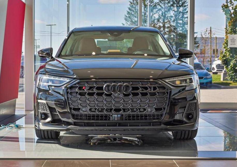 sport奥迪a8"实车曝光",黑武士涂装 四排气,空间表现媲美s级_搜狐汽车