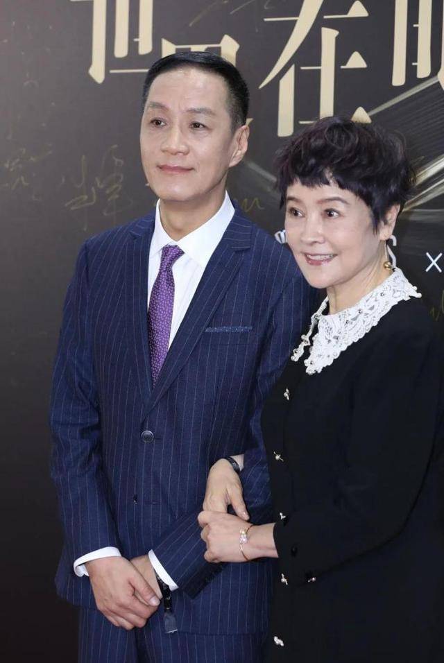 10个丁克男明星:冯远征,康辉,周润发,为社会服务,帮助他人_孩子_张茜