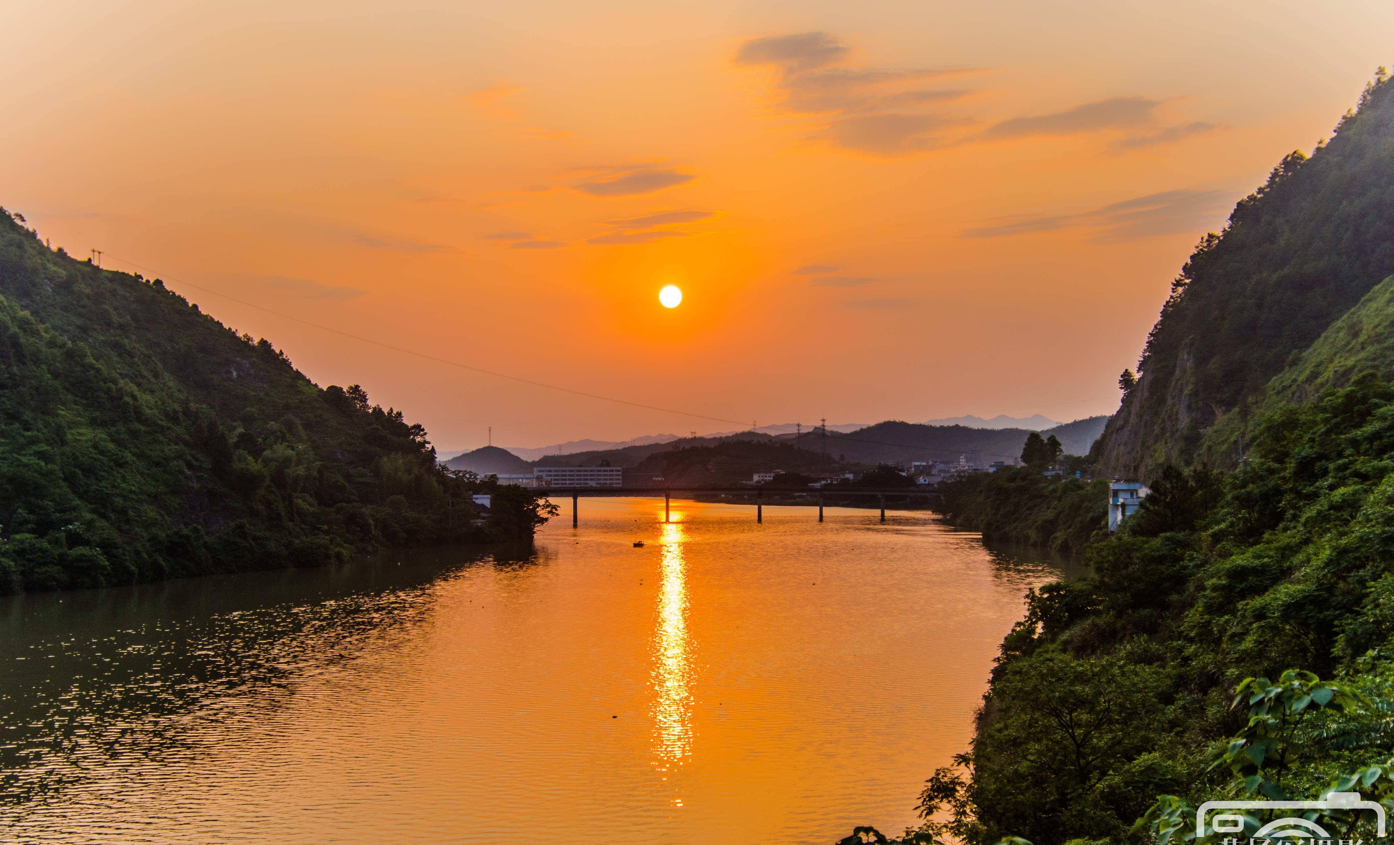 夕阳山水风景图片图片