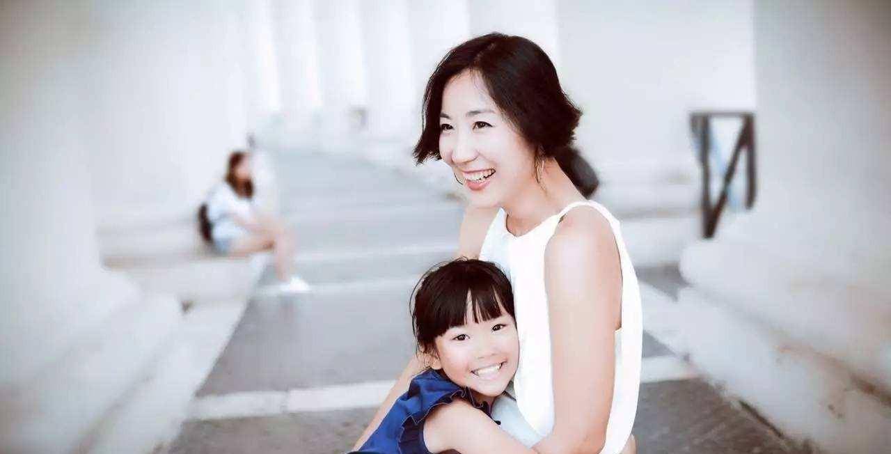 美女卢琛,从电视到凤凰卫视,家庭和事业都兼顾,还活得这么精彩_新闻