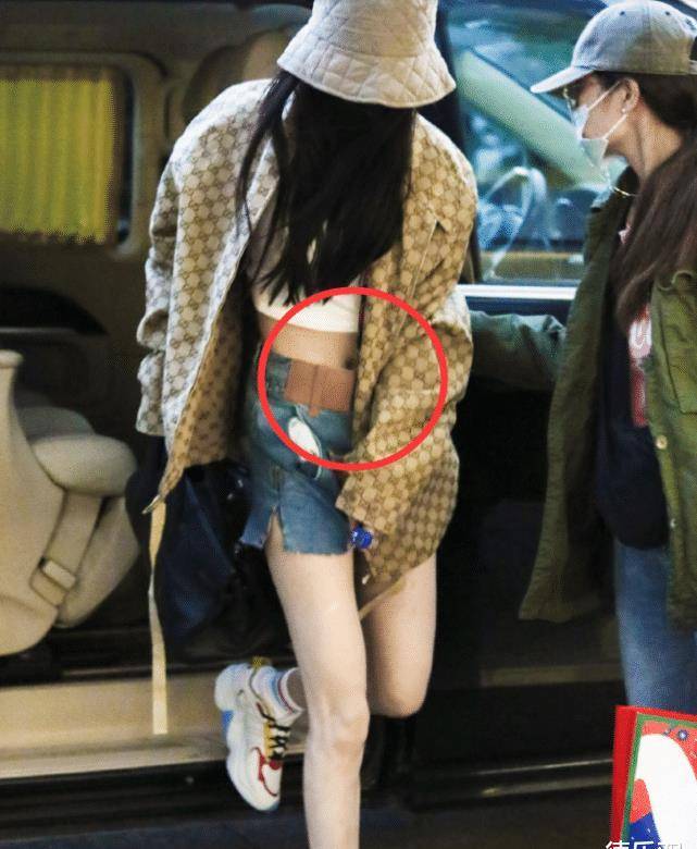 杨幂马甲线消失之后,看清"肚脐"深度,我没眼花吧?_身材_时候_状态