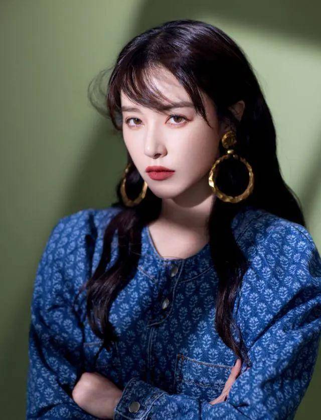 比剧情还上头的是阚清子的复古港风穿搭_衬衫_整体_自带