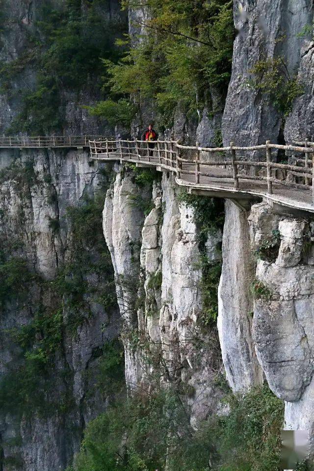 恩施大峡谷的绝壁长廊