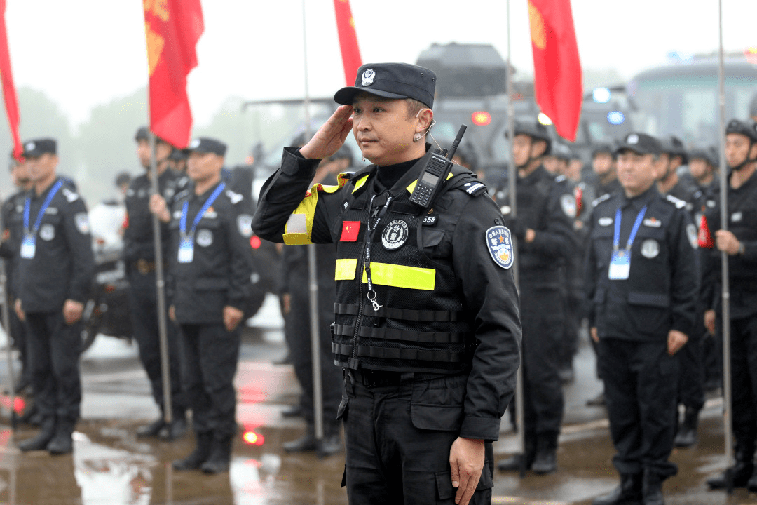 市公安局巡特警支队二大队副大队长房新海他在办理某部督专案时突发