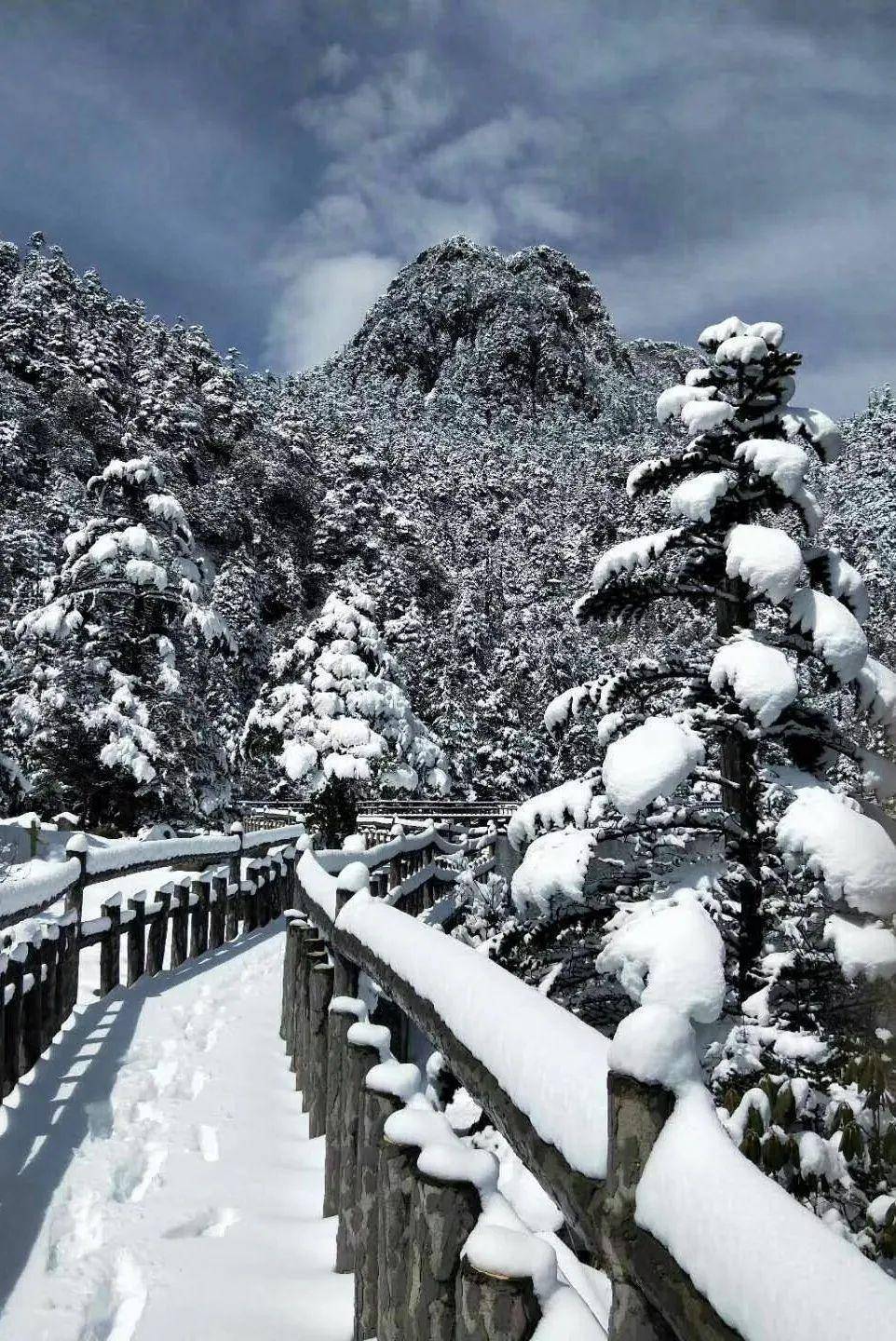 西昌螺髻山冬季旅游图片