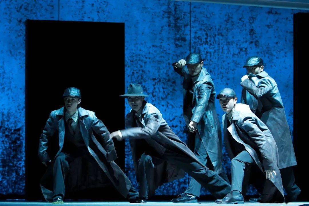 原创民族歌舞剧《郑律成》在中央歌剧院剧场精彩呈现_革命_音乐_创作