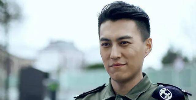 靳东:好演员什么时候红,都不算太晚_生活_李佳_朋友