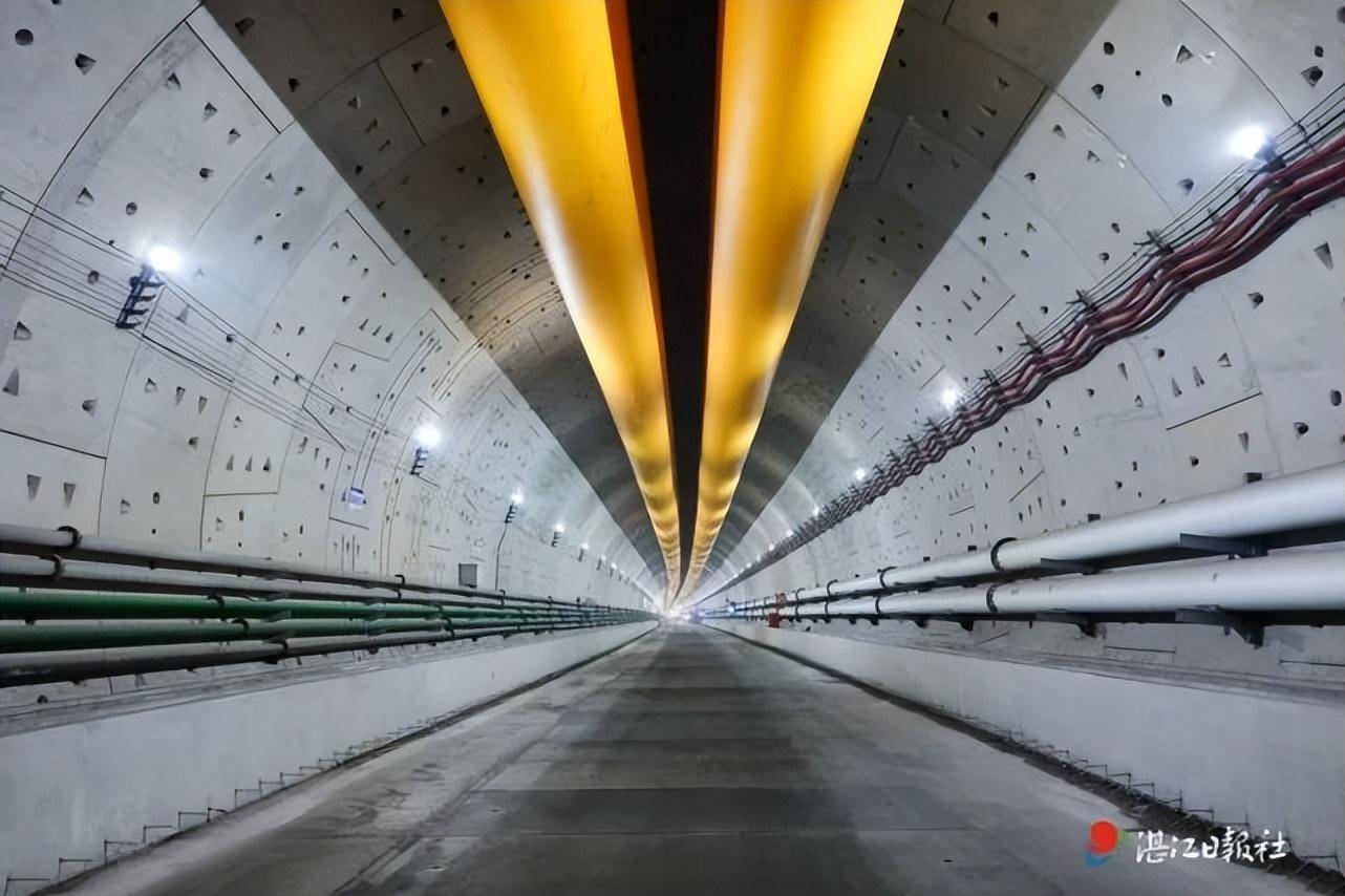 广湛高铁湛江湾海底隧道成功穿越2500米海域!_施工_设计_掘进
