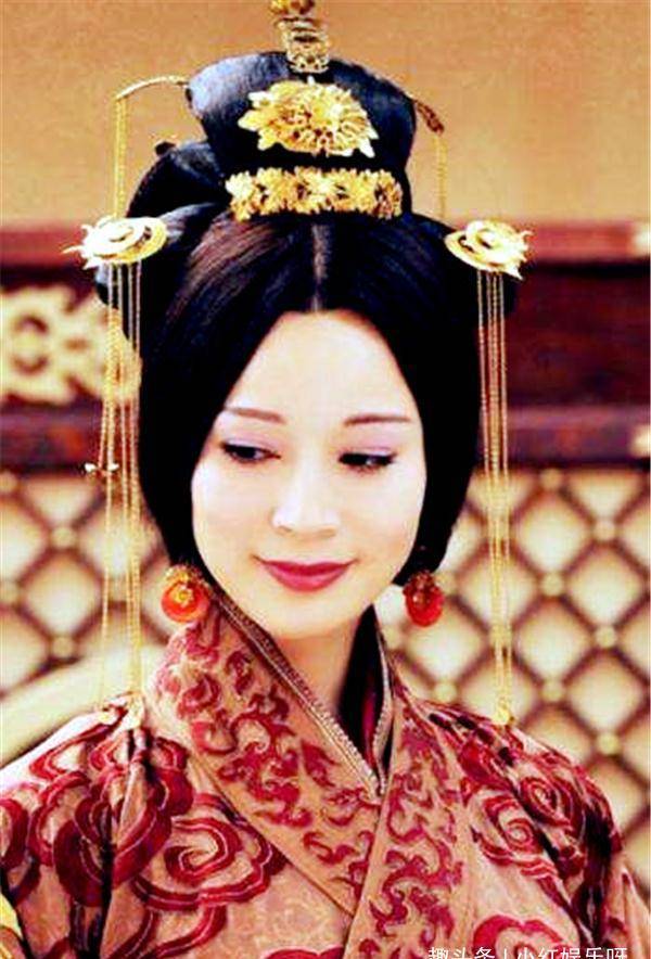 陈法拉在剧中饰演女二叫秦湘,而且陈法拉和刘诗诗因为《风中奇缘》