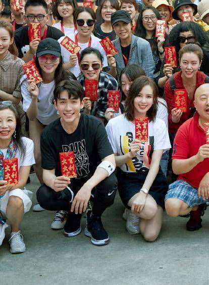 刘诗诗这次搭档的男主角是朱一龙,主演还有阚清子,彭冠英,李泽锋,陈米