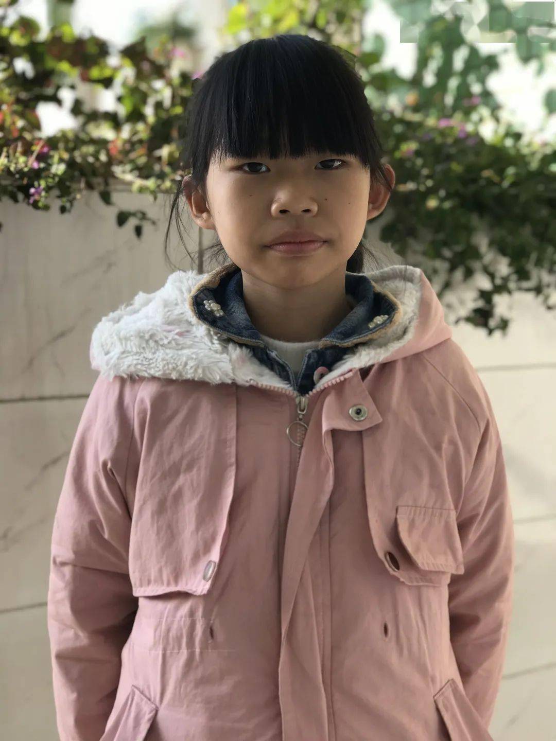 502班叶梓欣她是个性格活泼开朗,乐观向上的好少年,别看她年纪不大,但