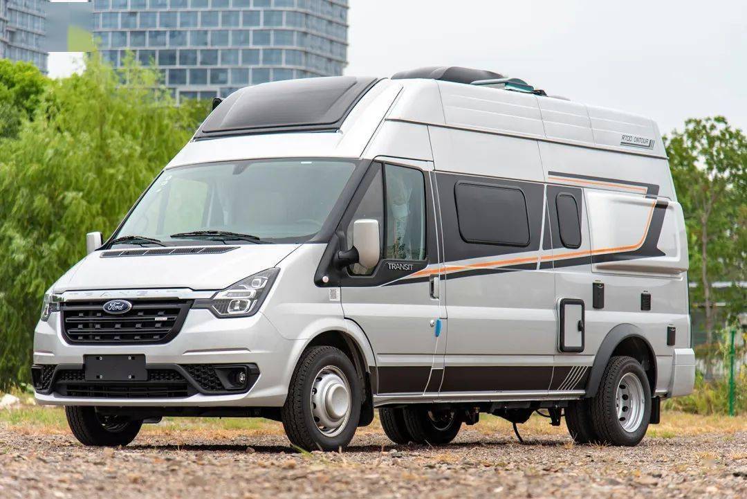 长轴高顶后双胎 设计精巧 配置齐全 兼顾商旅的多用途房车_搜狐汽车