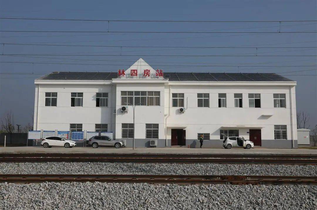 全线共设滠口,五通口,香炉山,林四房,大埠,团风东,黄州共7个车站,其中