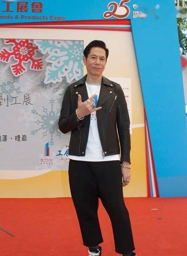 雷有辉客串拍剧演律师:我几钟意演戏!_活动_剧中_场内