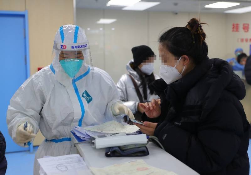 多地感染高峰将至，一线专家：各地应尽快披露重症患者数据