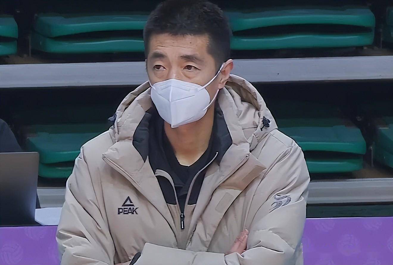 安家杰指导残阵练兵,山东女排遭天津逆转,赢一局已是突破_瓦尔加_巴德